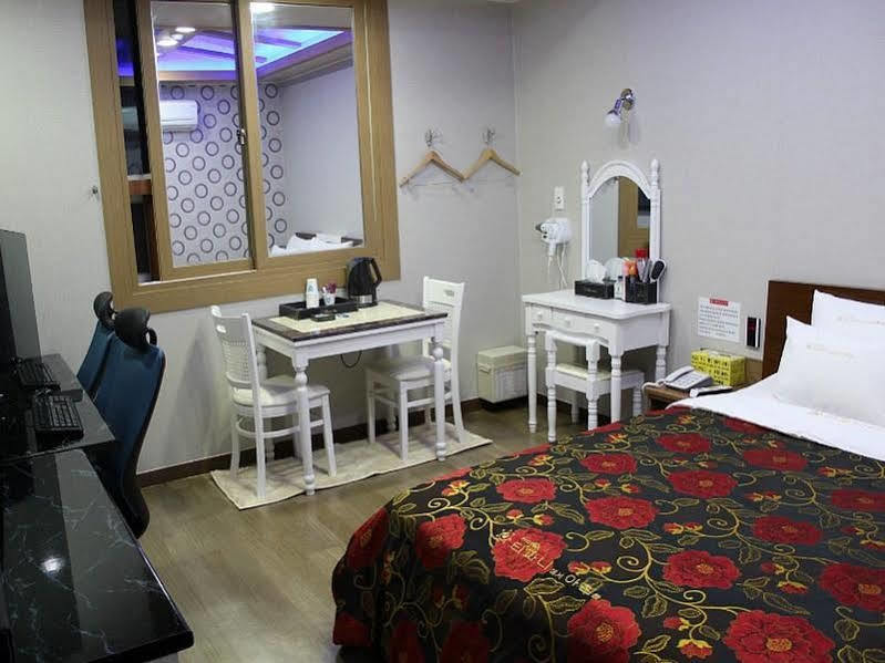Tiffany Motel Mokpo Εξωτερικό φωτογραφία