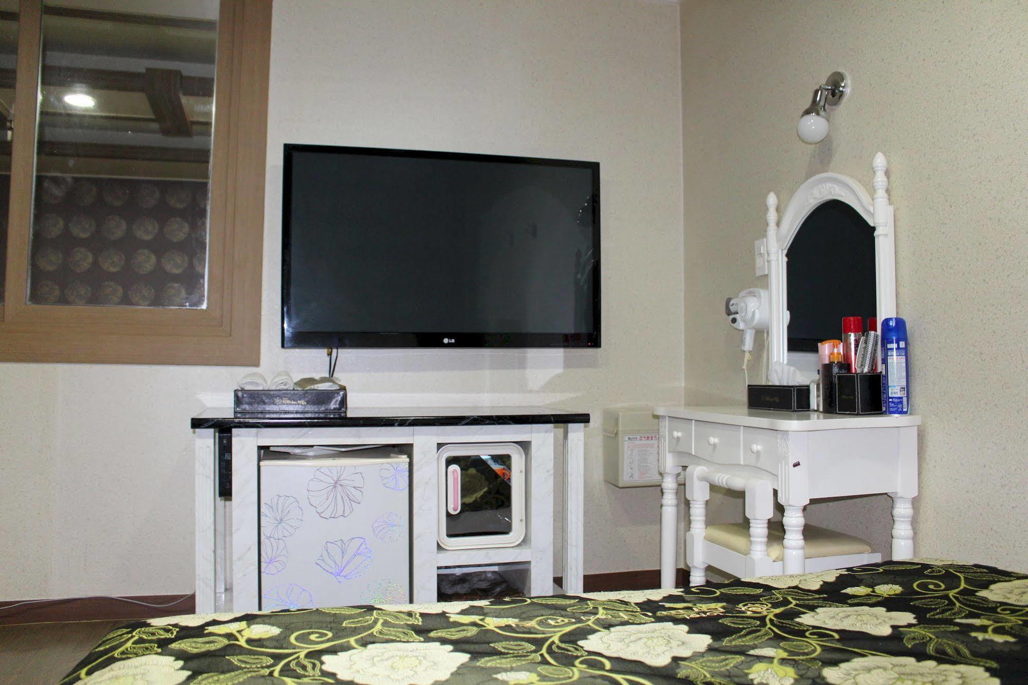 Tiffany Motel Mokpo Εξωτερικό φωτογραφία